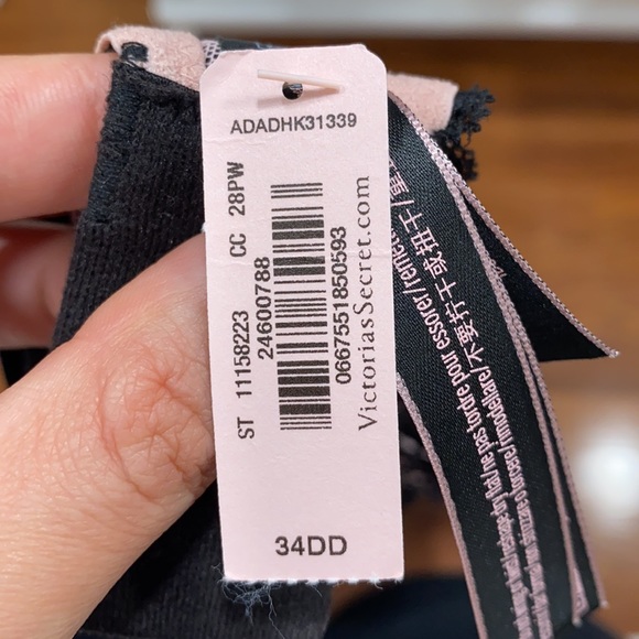Victoria’s Secret Bra - Picture 6 of 6